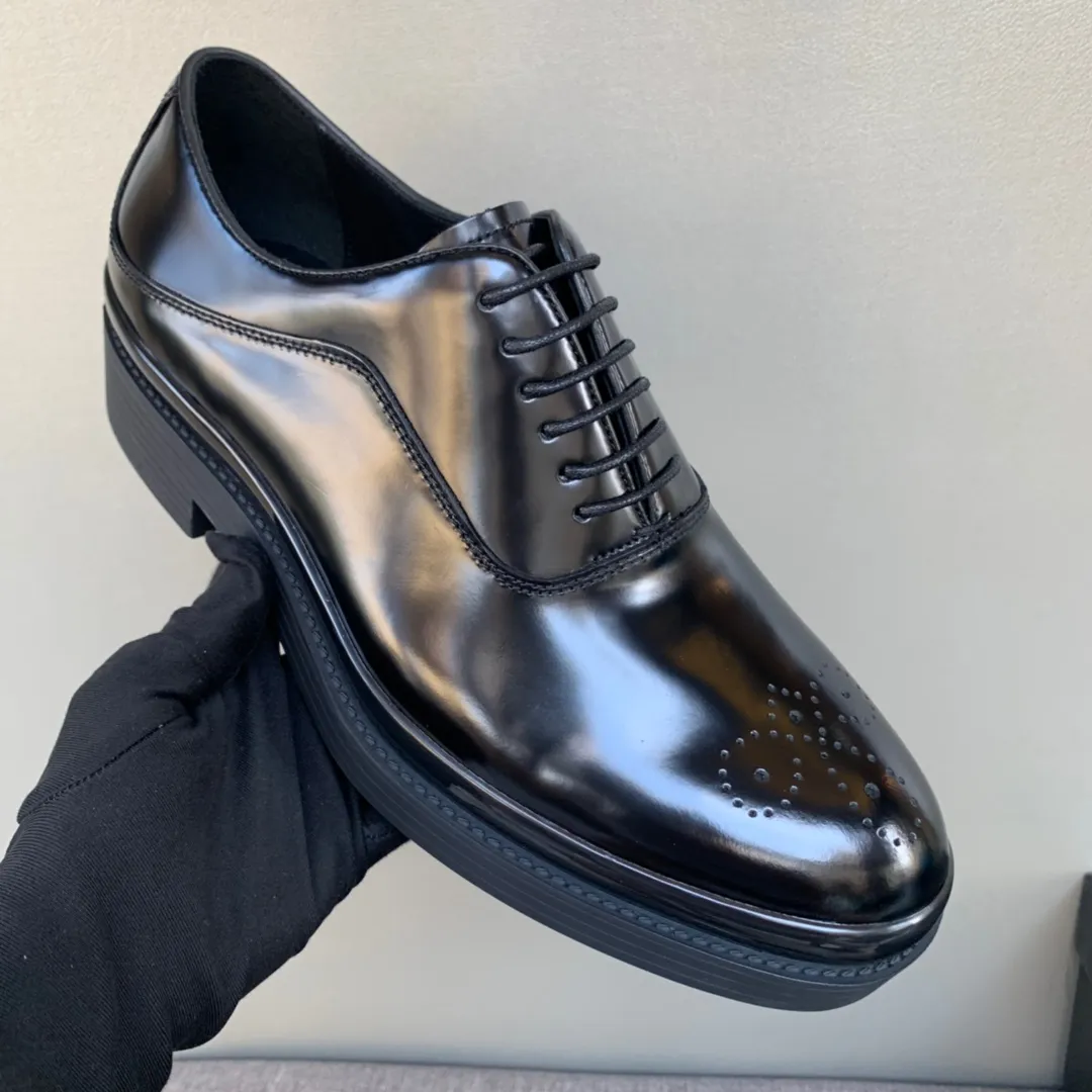 Men's shoes 💰860 💰Best recommendation✨PRADA Prada's top purchasing quality Imported color-brushed edge beads on the uppers Carved toe design Cowhide lining Private molded TPU outsole Non-slip, wear-resistant and elastic Fashionable and versatile Black 39-44 in stock (38, 45 custom-made, non-refundable)